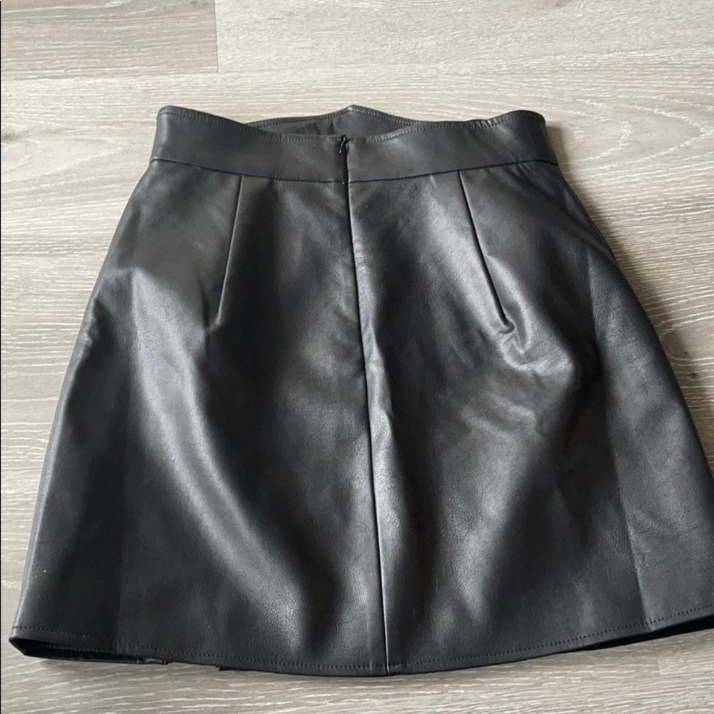 Black Side Zip Leather Mini Skirt - Picture 8 of 8